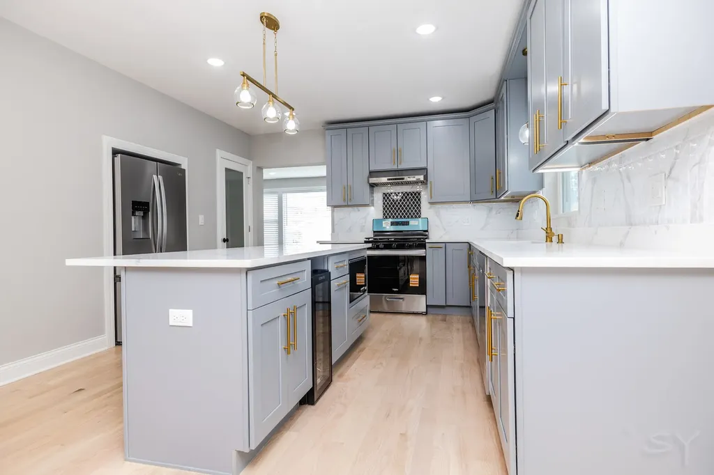 4912 West Wrightwood Avenue Chicago IL 60639