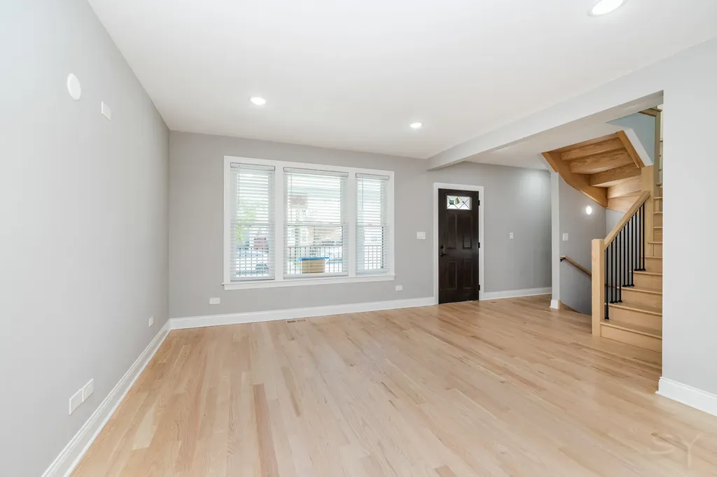 4912 West Wrightwood Avenue Chicago IL 60639
