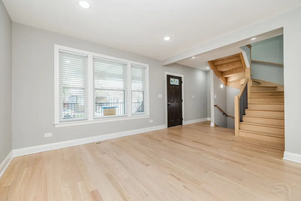 4912 West Wrightwood Avenue Chicago IL 60639