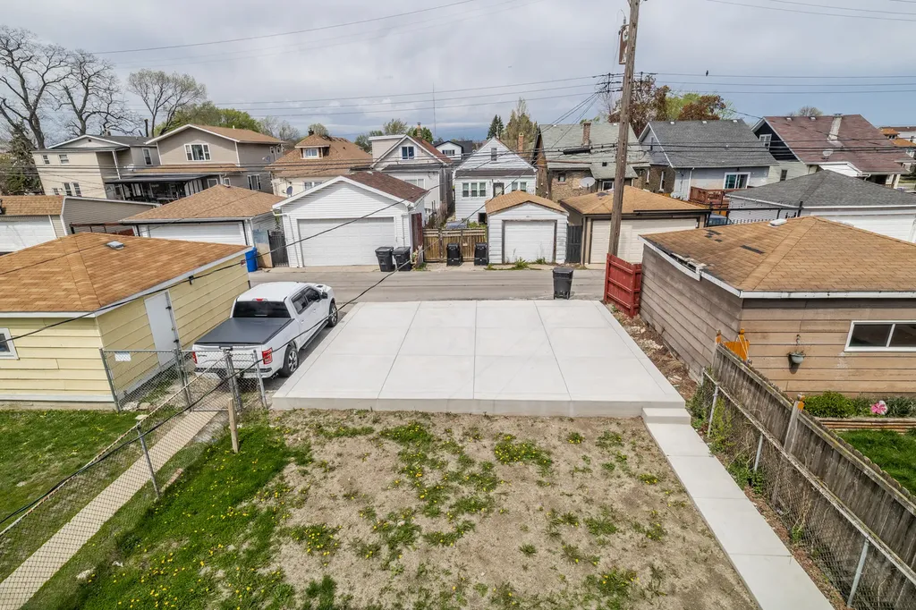 4912 West Wrightwood Avenue Chicago IL 60639