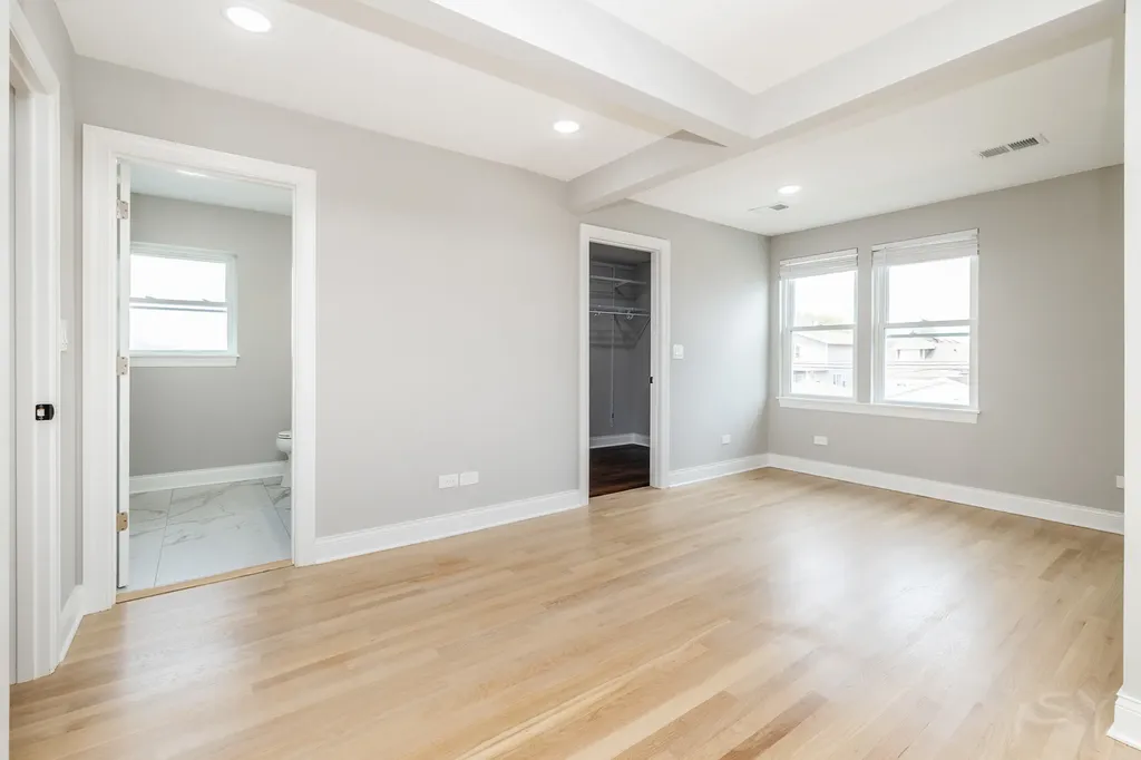4912 West Wrightwood Avenue Chicago IL 60639