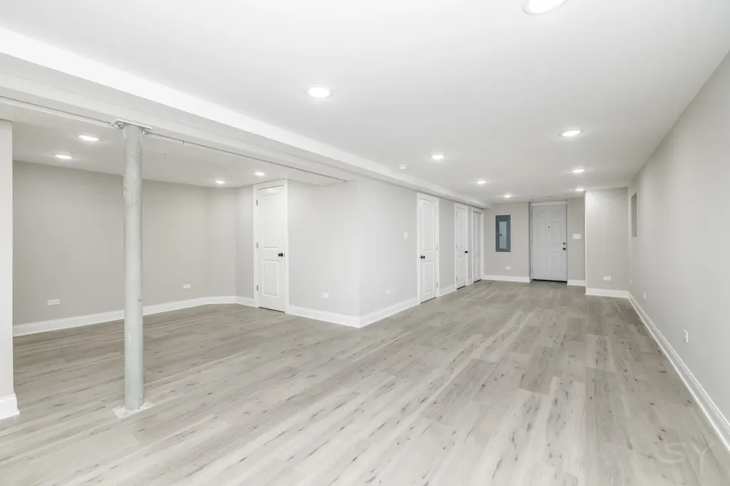 4912 West Wrightwood Avenue Chicago IL 60639