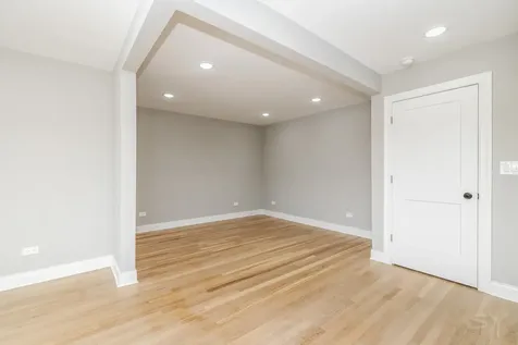 4912 West Wrightwood Avenue Chicago IL 60639