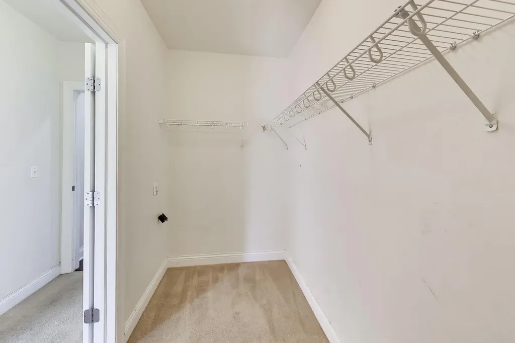 6835 South Cornell Avenue Chicago IL 60649
