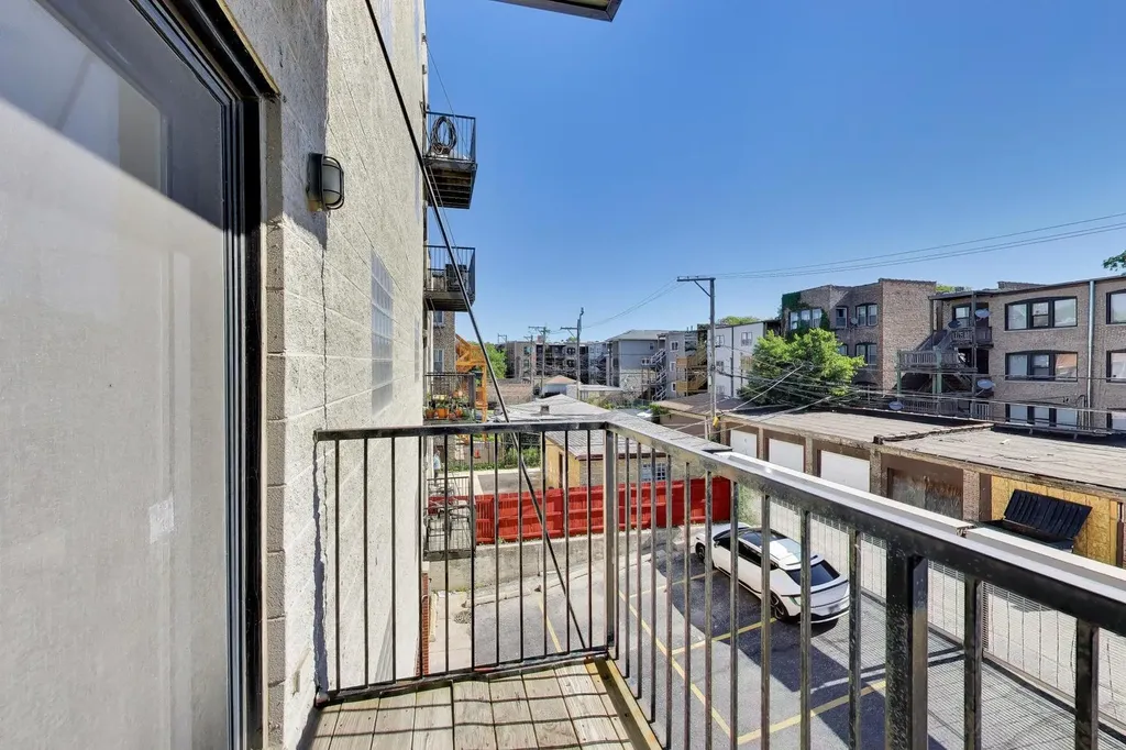6835 South Cornell Avenue Chicago IL 60649