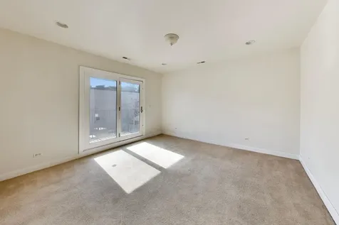 6835 South Cornell Avenue Chicago IL 60649