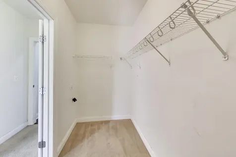 6835 South Cornell Avenue Chicago IL 60649