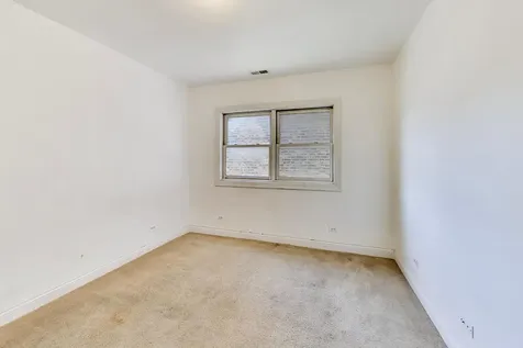 6835 South Cornell Avenue Chicago IL 60649