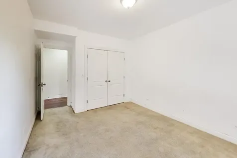 6835 South Cornell Avenue Chicago IL 60649