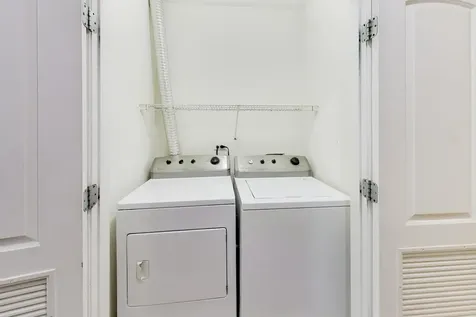 6835 South Cornell Avenue Chicago IL 60649