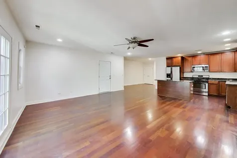 6835 South Cornell Avenue Chicago IL 60649