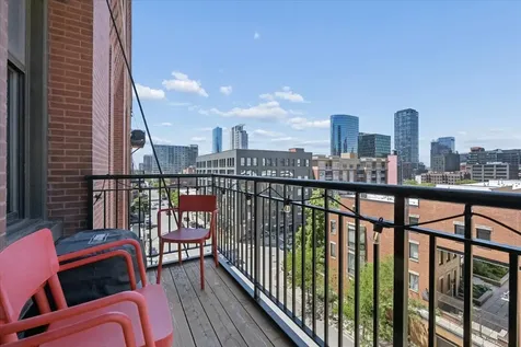 616 West Fulton Street Chicago IL 60661