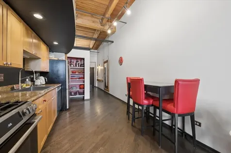 616 West Fulton Street Chicago IL 60661