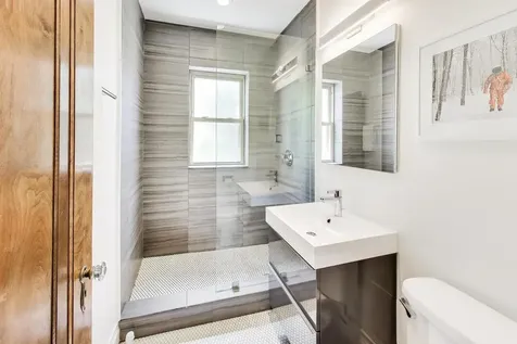 6203 North Oakley Street Chicago IL 60659