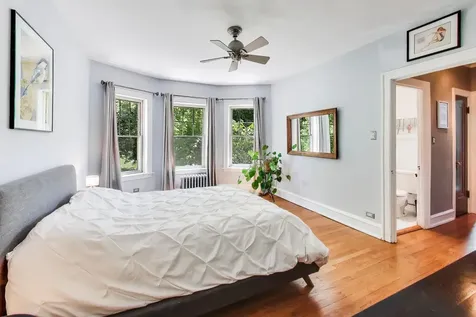 6203 North Oakley Street Chicago IL 60659