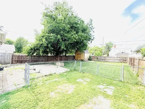 810 East Lincoln Street Hoopeston IL 60942