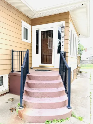810 East Lincoln Street Hoopeston IL 60942