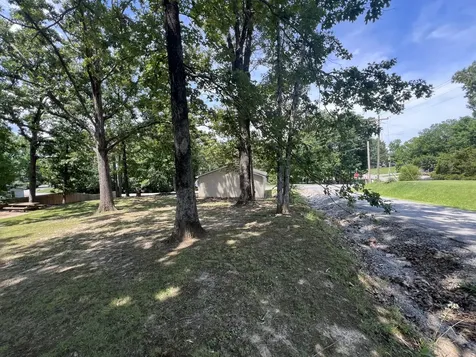 12808 North Shoreland Drive Marion IL 62959