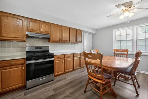 1526 Pebblewood Drive Sycamore IL 60178