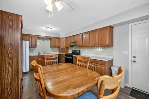 1526 Pebblewood Drive Sycamore IL 60178