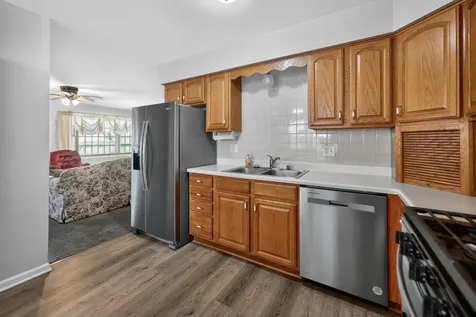 1526 Pebblewood Drive Sycamore IL 60178