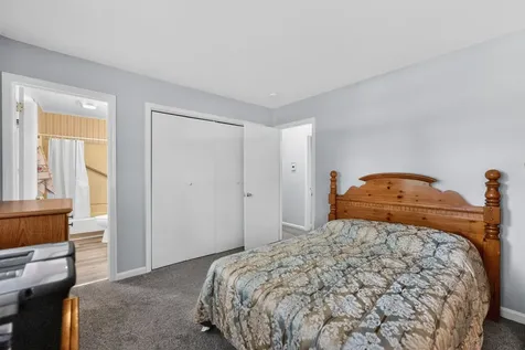 1526 Pebblewood Drive Sycamore IL 60178