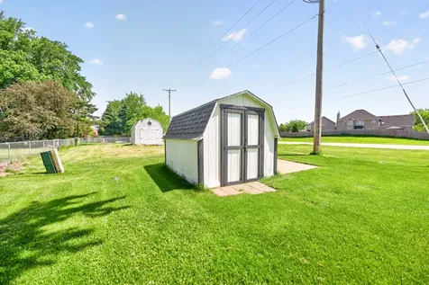 1526 Pebblewood Drive Sycamore IL 60178