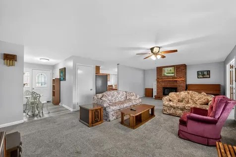 1526 Pebblewood Drive Sycamore IL 60178