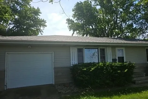 335 North Pine Street Piper City IL 60959