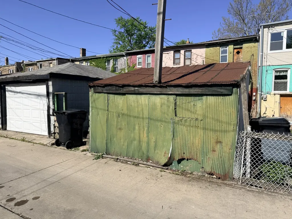 10609 South Champlain Avenue Chicago IL 60628