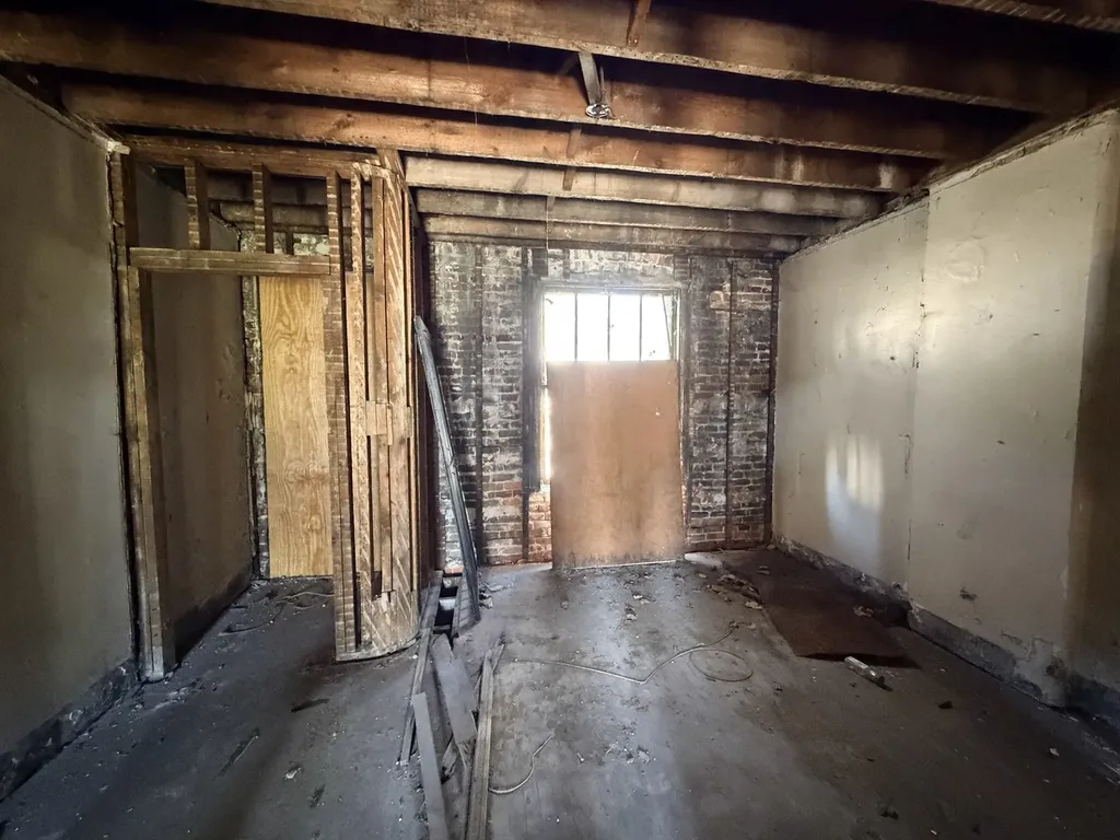 10609 South Champlain Avenue Chicago IL 60628