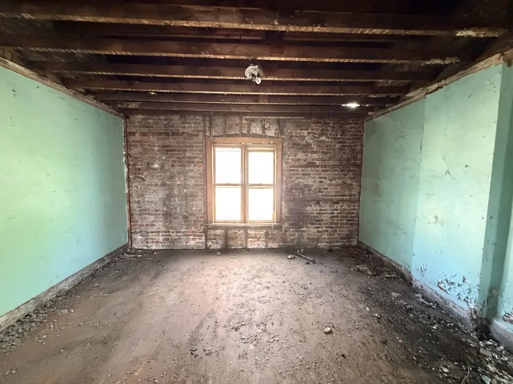 10609 South Champlain Avenue Chicago IL 60628