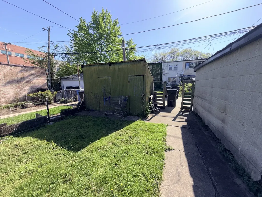 10609 South Champlain Avenue Chicago IL 60628