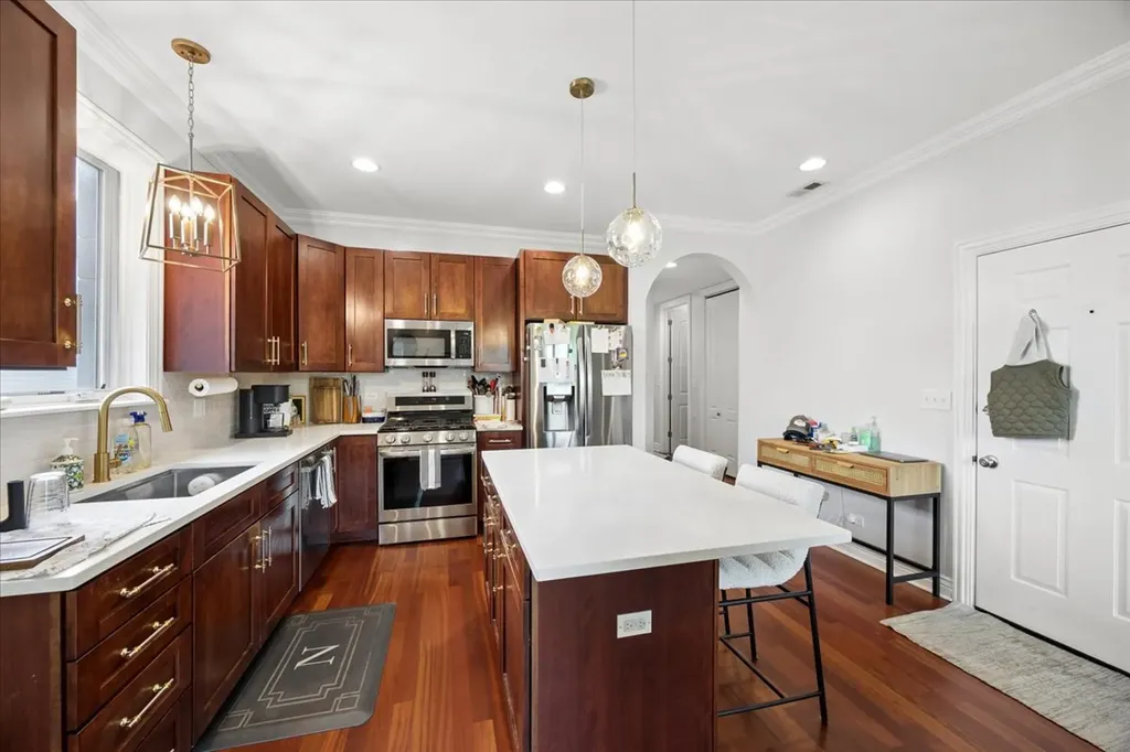 839 South Miller Street Chicago IL 60607