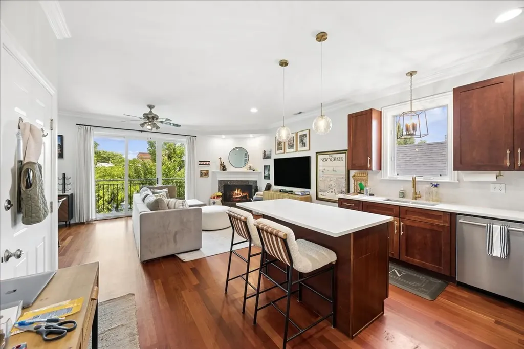 839 South Miller Street Chicago IL 60607