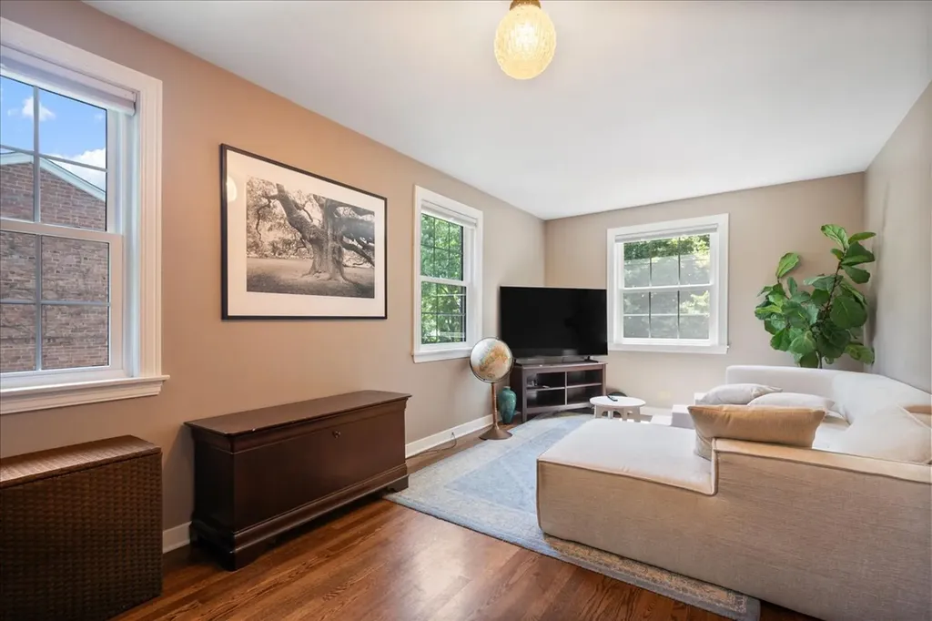 6957 North Caldwell Avenue Chicago IL 60646