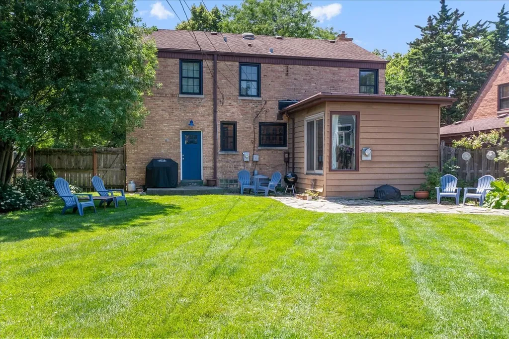 6957 North Caldwell Avenue Chicago IL 60646
