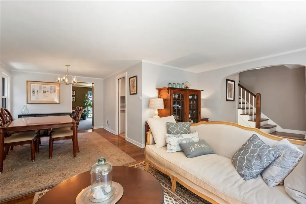 6957 North Caldwell Avenue Chicago IL 60646