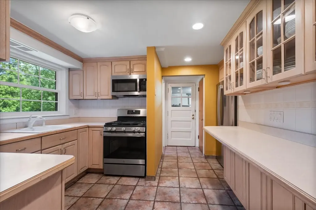6957 North Caldwell Avenue Chicago IL 60646
