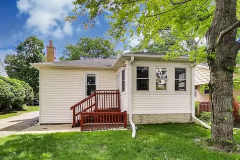 206 South Owen Street Mount Prospect IL 60056