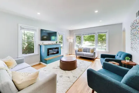 206 South Owen Street Mount Prospect IL 60056