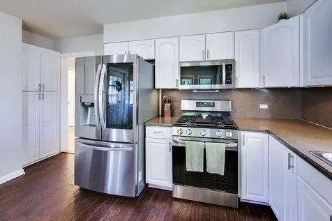 206 South Owen Street Mount Prospect IL 60056