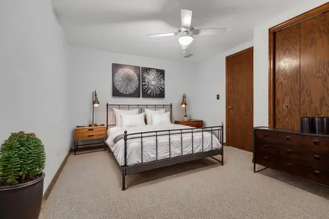 387 Woodlane Court Wood Dale IL 60191