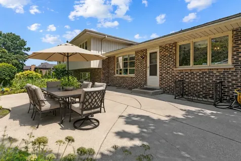 387 Woodlane Court Wood Dale IL 60191