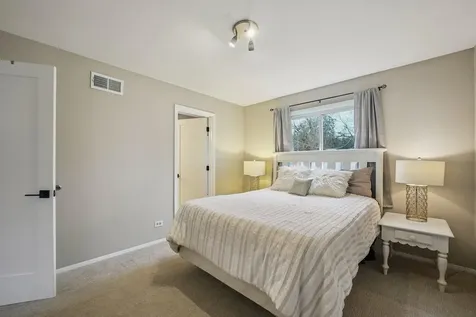 311 Harding Avenue Libertyville IL 60048