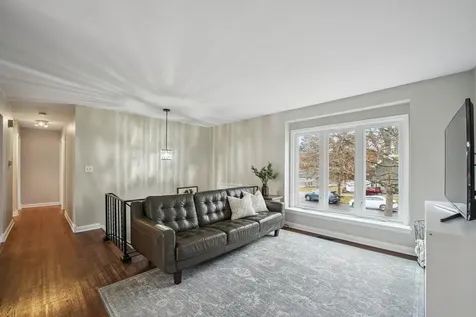311 Harding Avenue Libertyville IL 60048