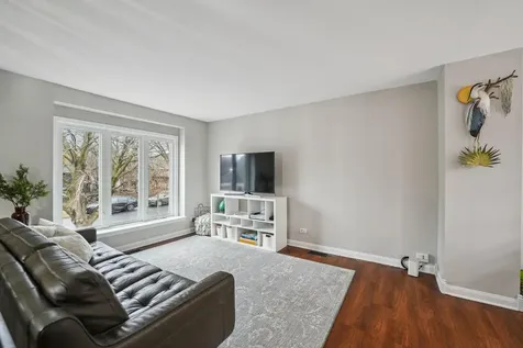 311 Harding Avenue Libertyville IL 60048