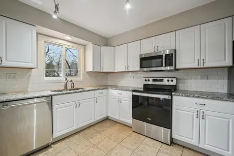 311 Harding Avenue Libertyville IL 60048