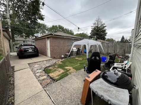 5126 West Cullom Avenue Chicago IL 60641