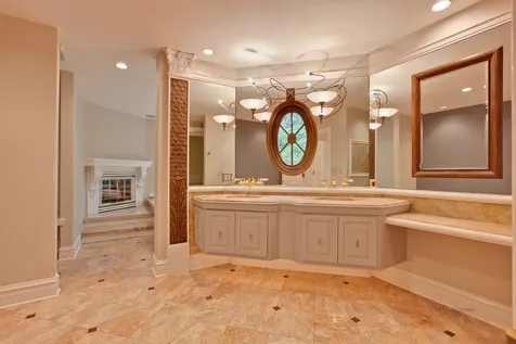 427 North Sheridan Road Lake Forest IL 60045